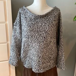 Brandy Melville blue and white sweater (xX)